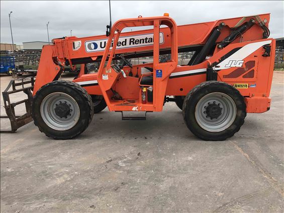 2014 SKYTRAK 8042 Rough Terrain Forklift