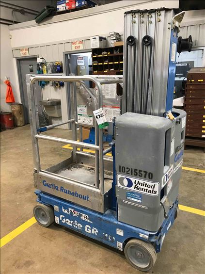 2014 Genie GR-20 Vertical Lift