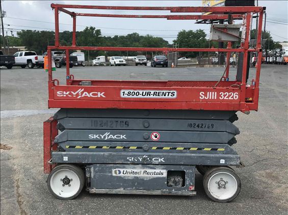 2014 Skyjack SJIII3226 Scissor Lift