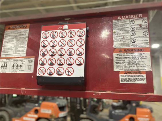 2015 MEC 2659ERT Scissor Lift