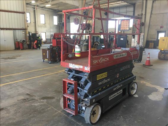 2014 Skyjack SJIII3226 Scissor Lift