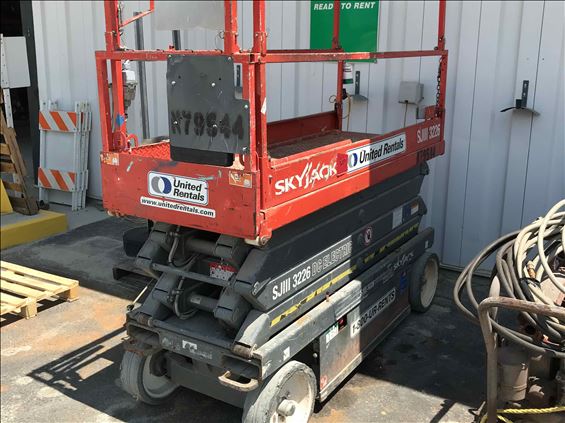 2013 Skyjack SJIII3226 Scissor Lift