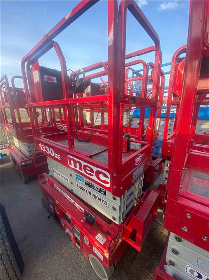 2017 MEC 1330SE Scissor Lift
