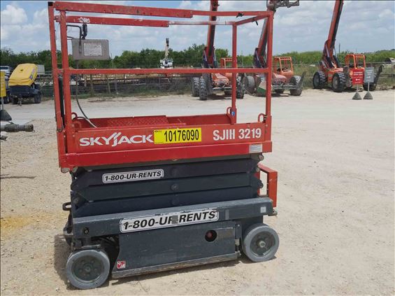 2013 Skyjack SJIII3219 Scissor Lift