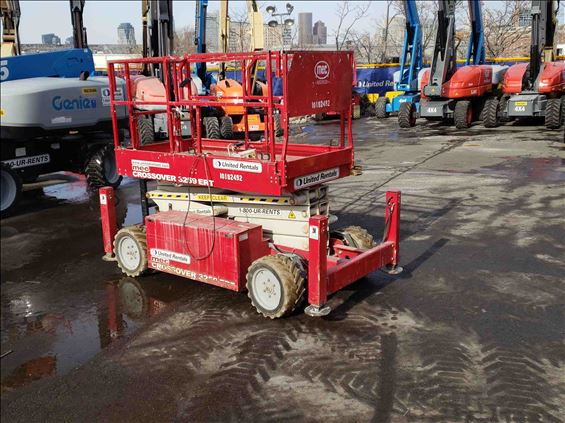 2013 MEC 3259 ERT Scissor Lift