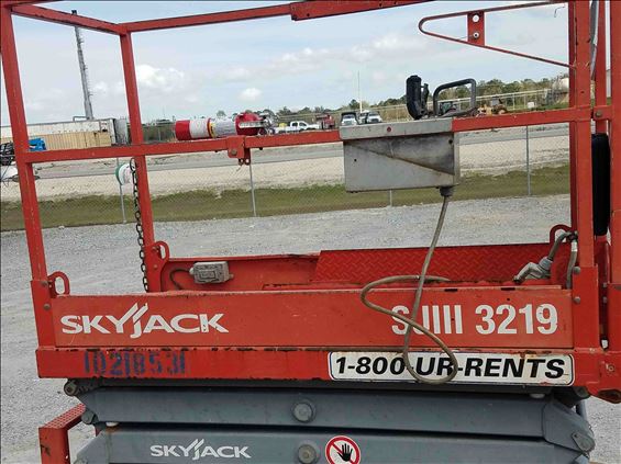 2014 Skyjack SJIII3219 Scissor Lift