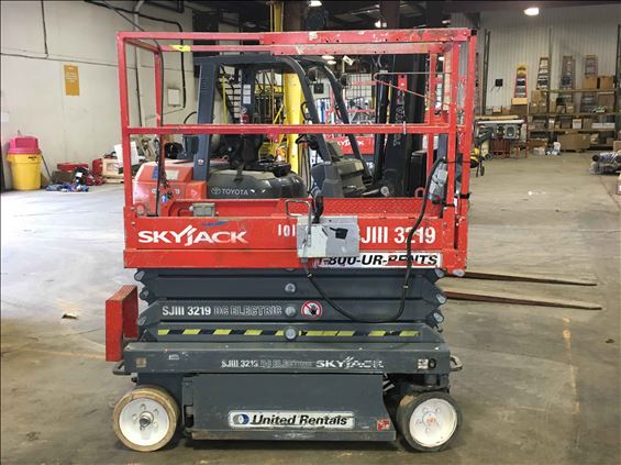 2013 Skyjack SJIII3219 Scissor Lift