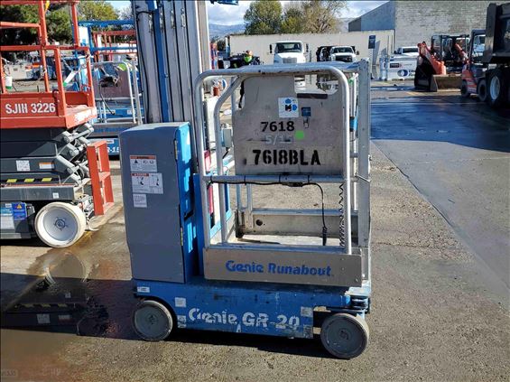 2014 Genie GR-20 Vertical Lift