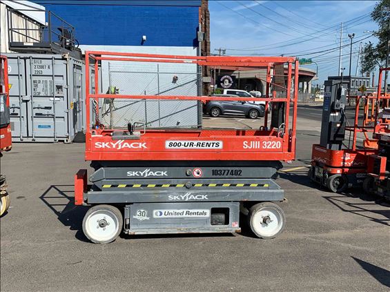 2015 Skyjack SJIII3220 Scissor Lift