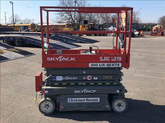 2015 Skyjack SJIII3219 Scissor Lift