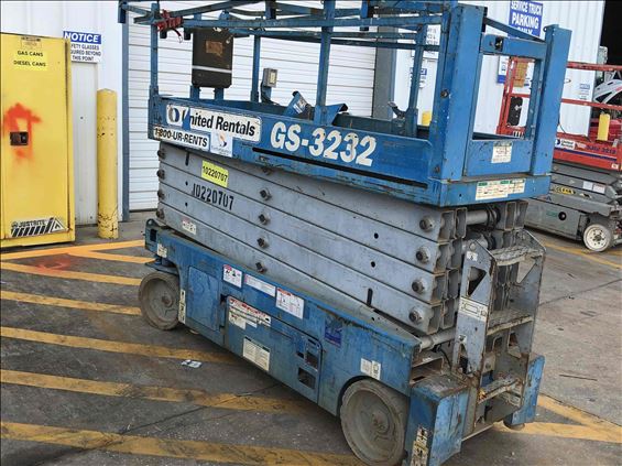 2014 Genie GS-3232 Scissor Lift
