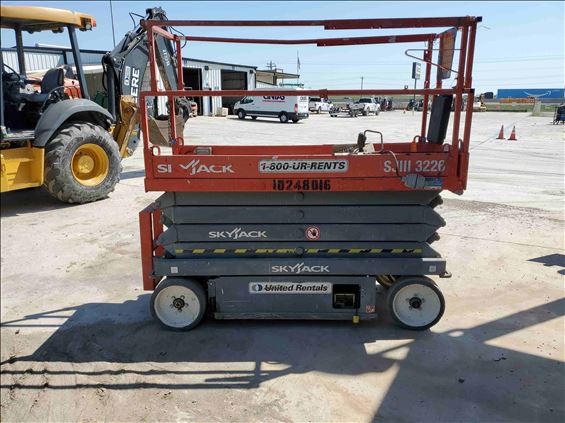 2014 Skyjack SJIII3226 Scissor Lift