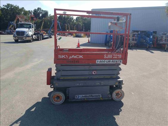 2013 Skyjack SJIII3219 Scissor Lift