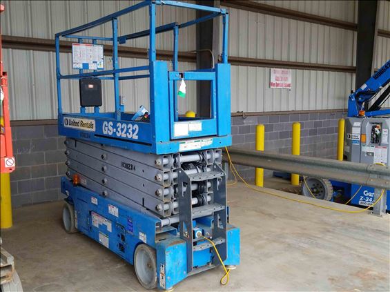 2015 Genie GS-3232 Scissor Lift