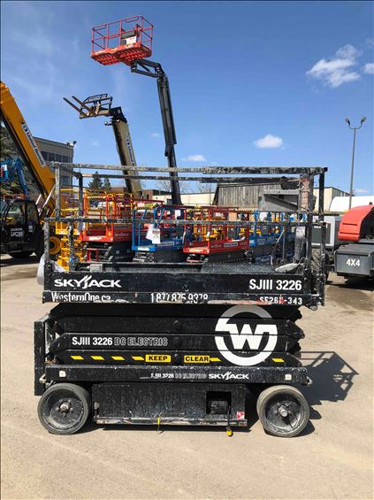 2014 Skyjack SJIII3226 Scissor Lift