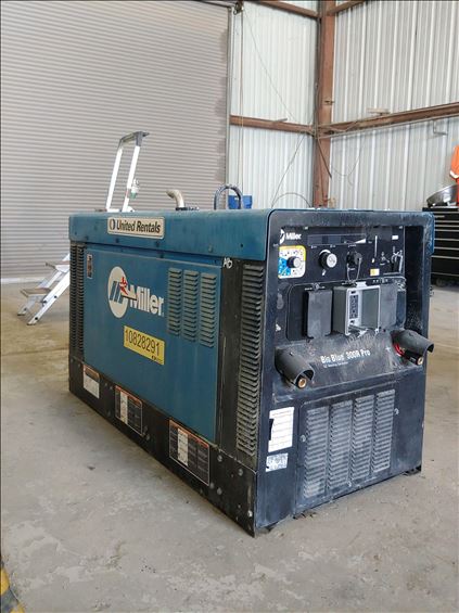 2018 Miller Welders Big Blue 300R Welder