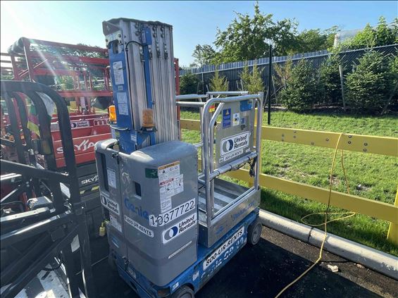 2015 Genie GR-20 Scissor Lift