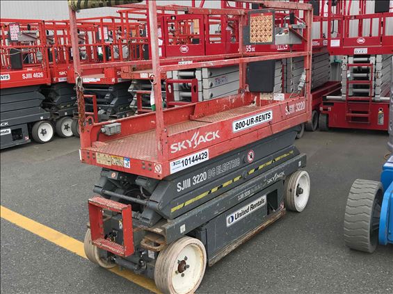 2013 Skyjack SJIII3220 Scissor Lift