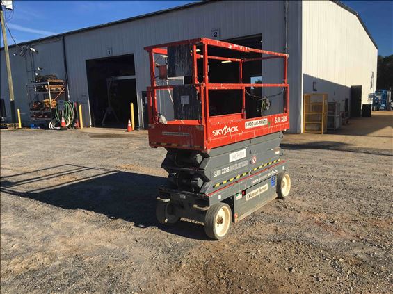 2013 Skyjack SJIII3226 Scissor Lift