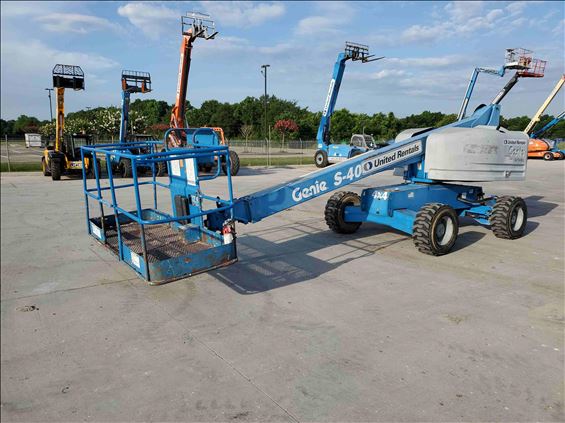 2012 Genie S-40 Boom Lift