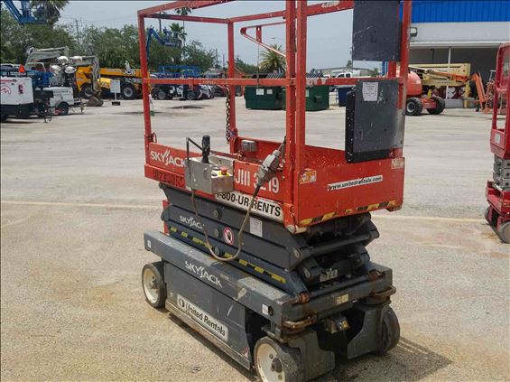 2014 Skyjack SJIII3219 Scissor Lift