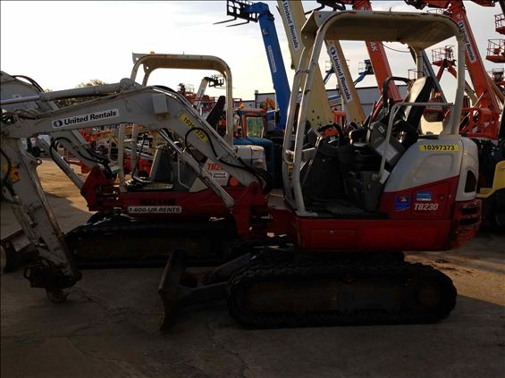 2015 Takeuchi TB230 Mini-Excavator