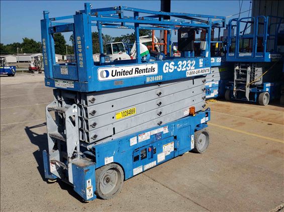 2014 Genie GS-3232 Scissor Lift