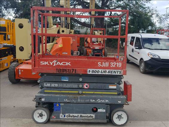 2013 Skyjack SJIII3219 Scissor Lift