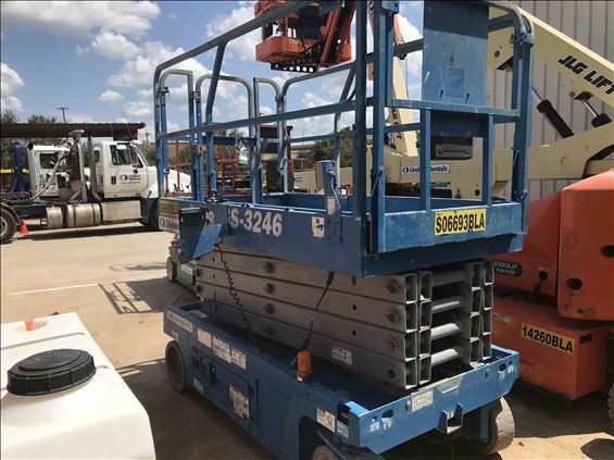 2013 Genie GS-3246 Scissor Lift