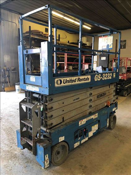 2014 Genie GS-3232 Scissor Lift