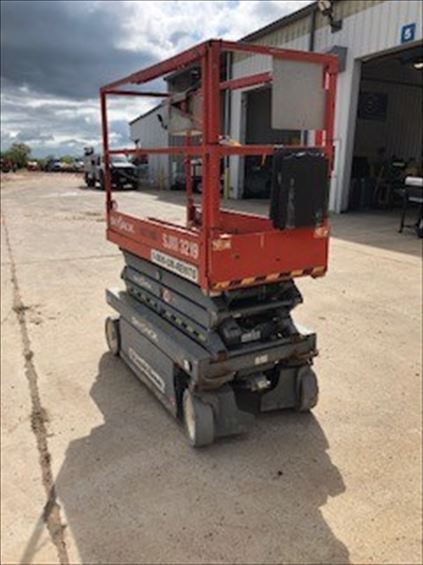 2014 Skyjack SJIII3219 Scissor Lift