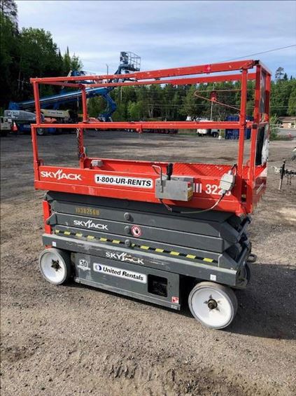 2015 Skyjack SJIII3226 Scissor Lift