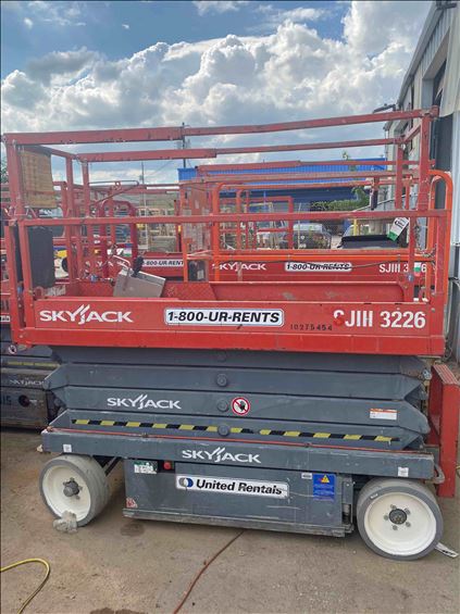 2014 Skyjack SJIII3226 Scissor Lift