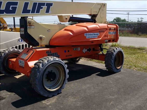 2012 JLG M600JP