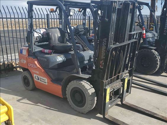 2015 Toyota 8FGU25 Warehouse Forklift