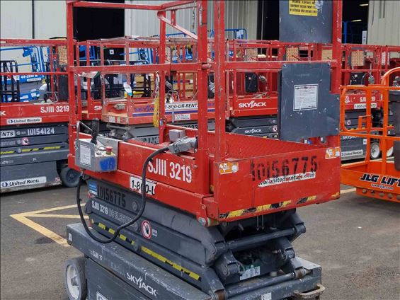 2013 Skyjack SJIII3219 Scissor Lift