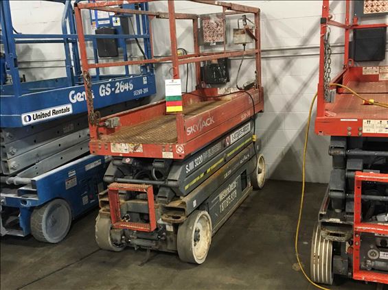 2012 Skyjack SJIII3220 Scissor Lift