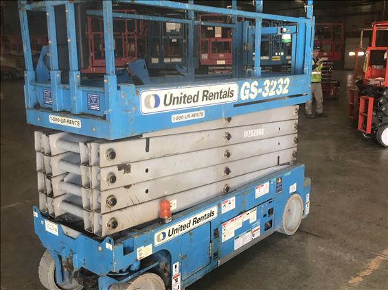2014 Genie GS-3232 Scissor Lift