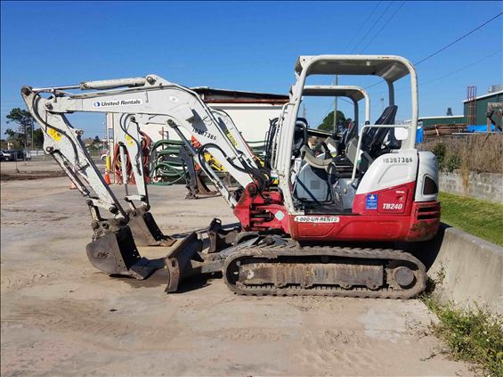 2014 Takeuchi TB240 Mini-Excavator
