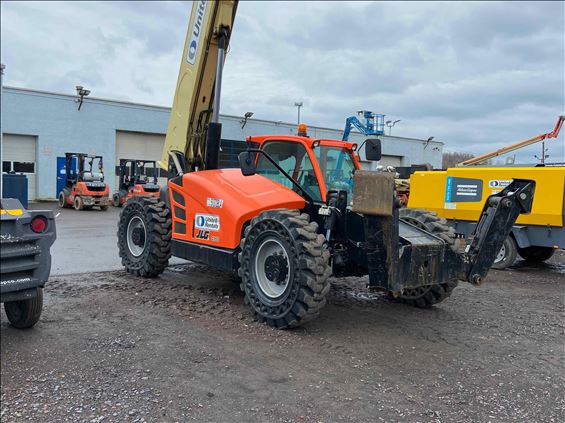2017 JLG 1055 Rough Terrain Forklift