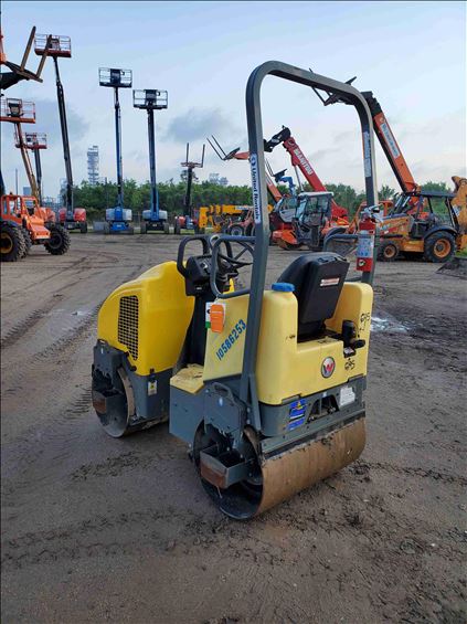 2017 Wacker Neuson RD 12A-90 Ride-On Roller