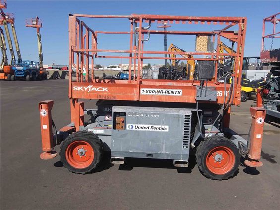 2015 Skyjack SJ6826RT Scissor Lift