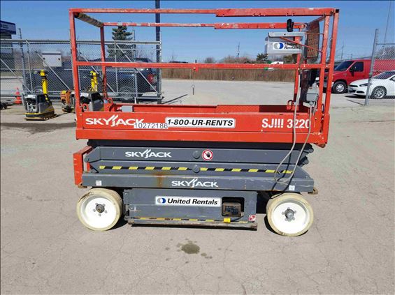 2014 Skyjack SJIII3220 Scissor Lift