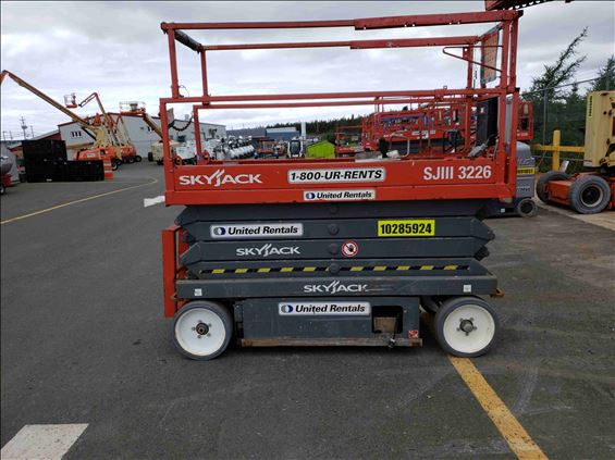 2014 Skyjack SJIII3226 Scissor Lift