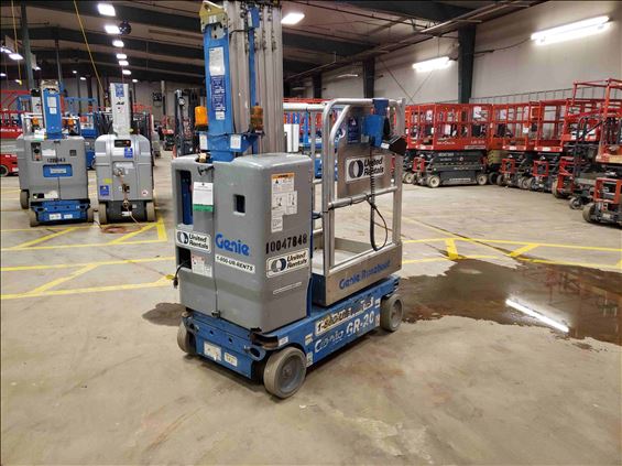 2012 Genie GR-20 Vertical Lift
