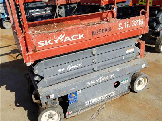 2014 Skyjack SJIII3219 Scissor Lift