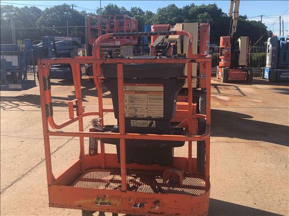 2014 JLG E300AJP Articulating Boom Lift
