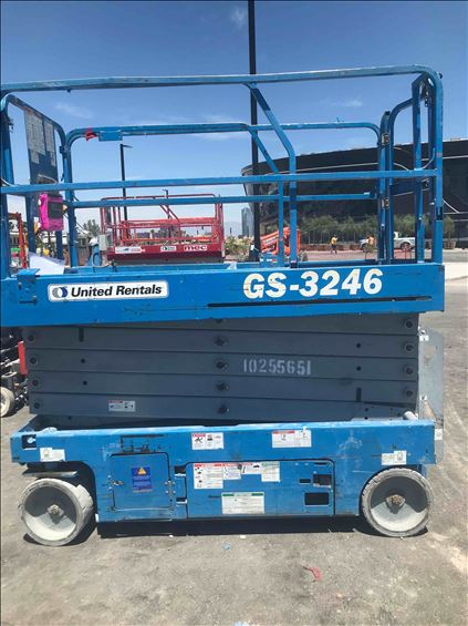 2014 Genie GS-3246 Scissor Lift