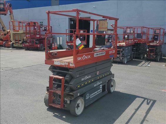 2015 Skyjack SJIII3226 Scissor Lift