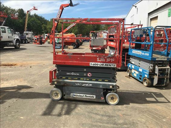 2014 Skyjack SJIII3219 Scissor Lift
